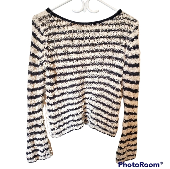 Free People "Downy Stripe" Cropped Crochet Striped Sweater Size M - Picture 8 of 16